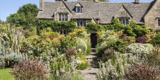 landscape-1435262834-cotswolds-home